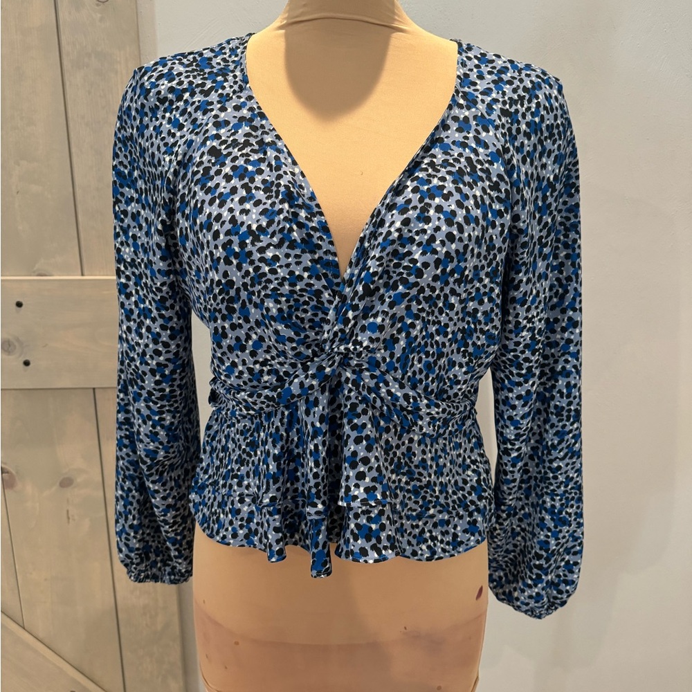 Express knot front top